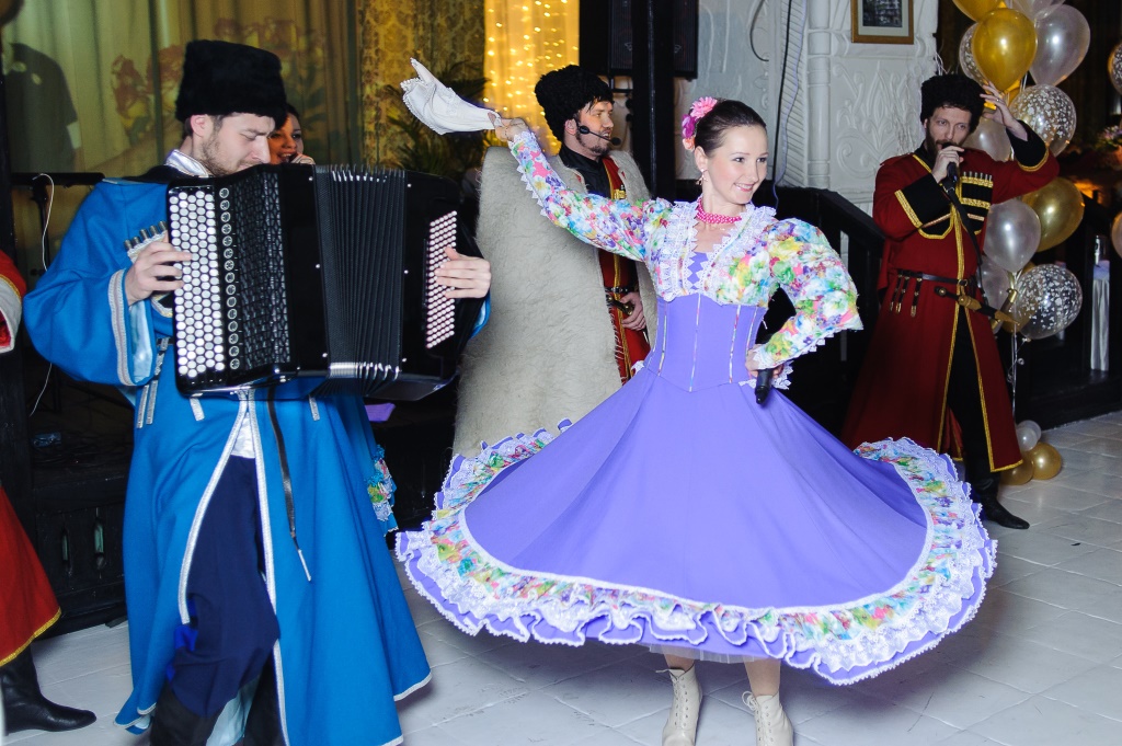 казачий ансамбль в ресторане Город
