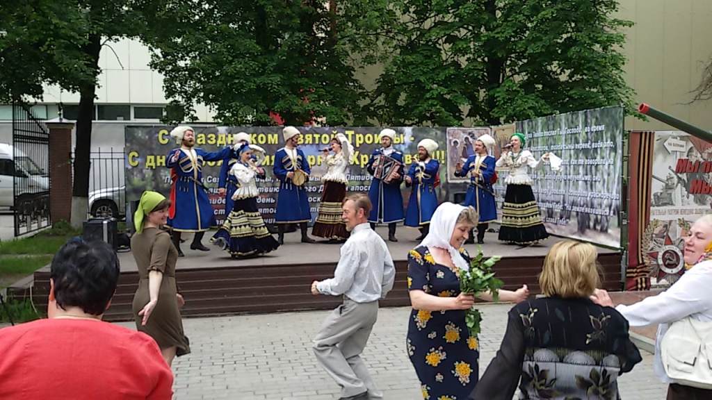 казачий ансамбль на Троицу